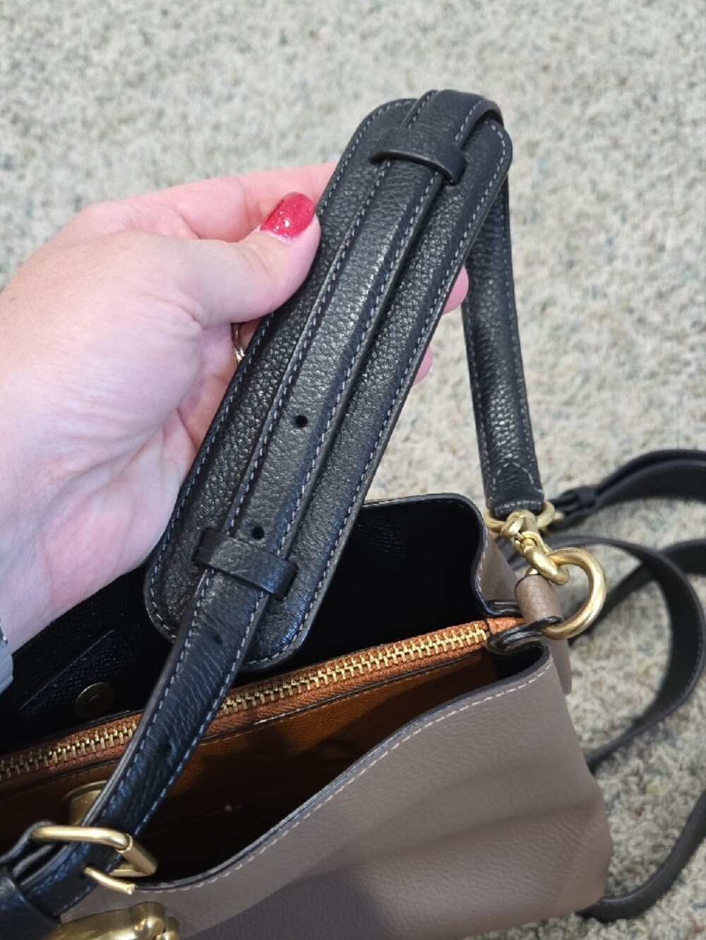 Coach Pebbled Leather Shoulder Bag in Taupe with Gold Turnlock - Picture 7 of 12